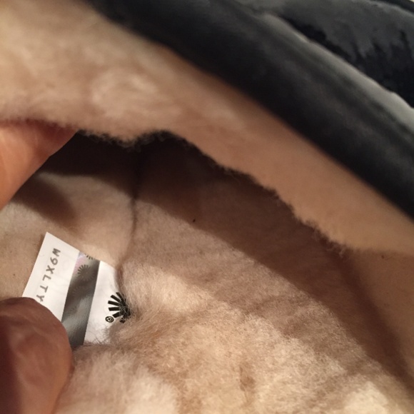 UGG Classic Short Black Sparkles Sequin Sheepskin - Picture 3 of 7